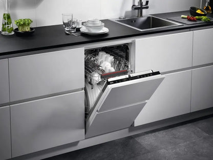 AEG FSB73427Z 7000 Integrated GlassCare AirDry 45cm Slimline Dishwasher with Sliding Hinge