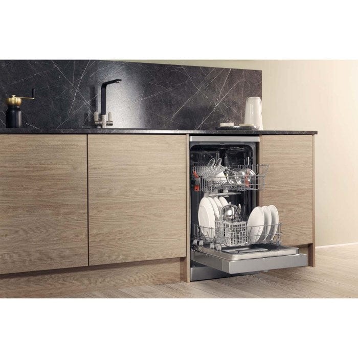 Hotpoint HSFE1B19S Aquarius Slimline 10 Place Freestanding Dishwasher - Silver
